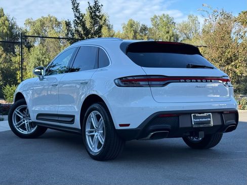 Used 2026 Porsche Macan image 3