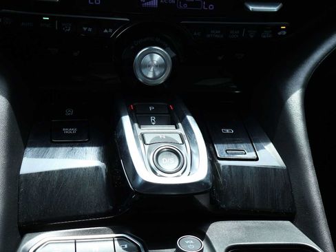 Certified 2024 Acura MDX FWD w/ Technology Package image 17