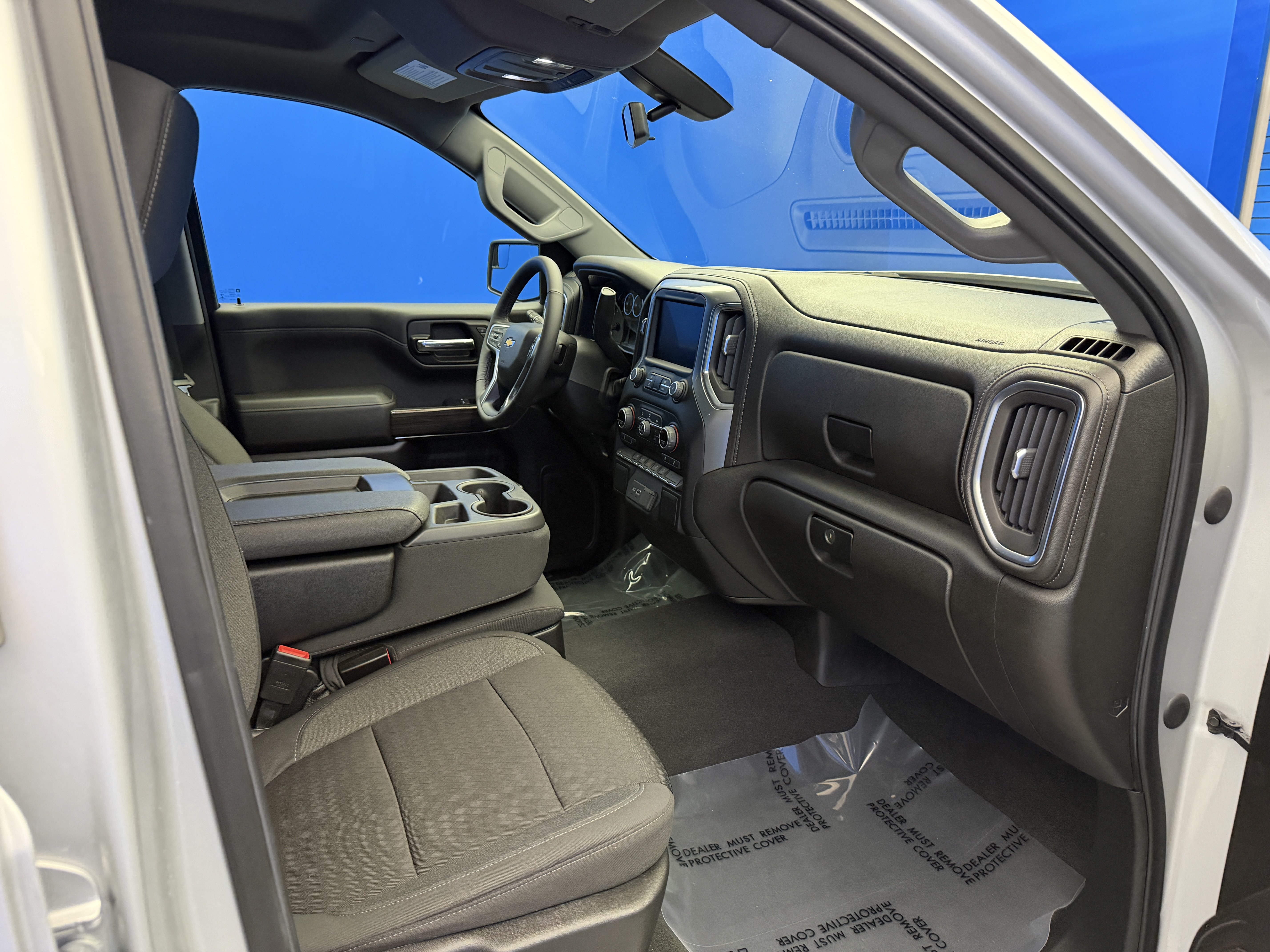Used 2022 Chevrolet Silverado 1500 LT AWD/4WD image 25