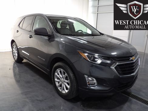 Used 2019 Chevrolet Equinox LS w/ LS Convenience Package FWD image 1