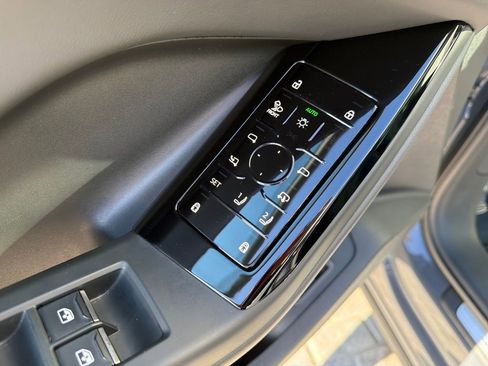 Used 2025 Audi Q6 e-tron Premium Plus w/ Premium Plus image 11