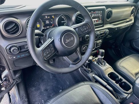 Certified 2023 Jeep Wrangler Unlimited w/ Convenience Group AWD/4WD image 10