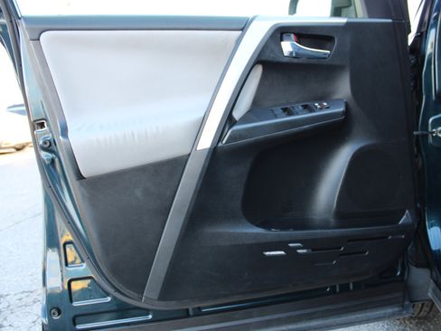 Used 2017 Toyota RAV4 XLE image 14