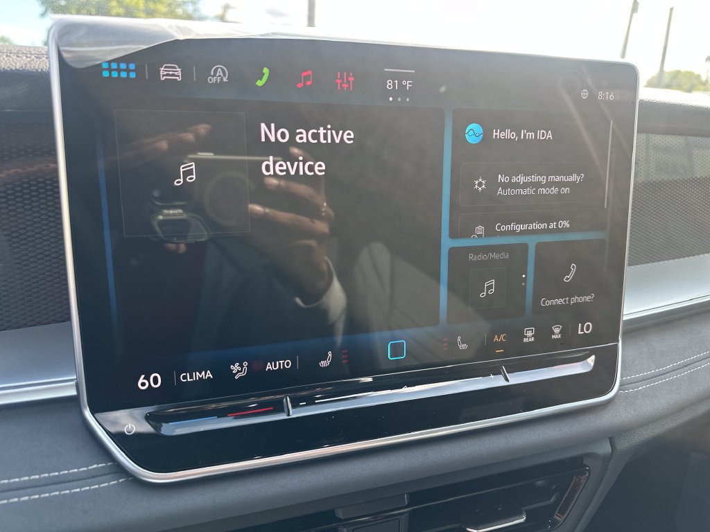 New 2026 Volkswagen Tiguan SE R-Line AWD/4WD image 14