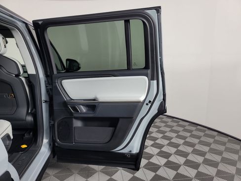 Used 2024 Rivian R1S Adventure AWD/4WD image 19