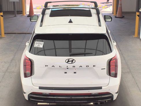 Used 2024 Hyundai Palisade Calligraphy image 7