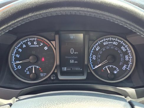 Used 2020 Toyota Tacoma TRD Off-Road w/ Technology Package RWD image 31
