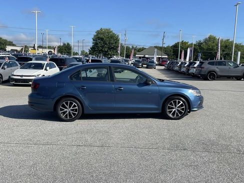 Used 2016 Volkswagen Jetta SE FWD image 8