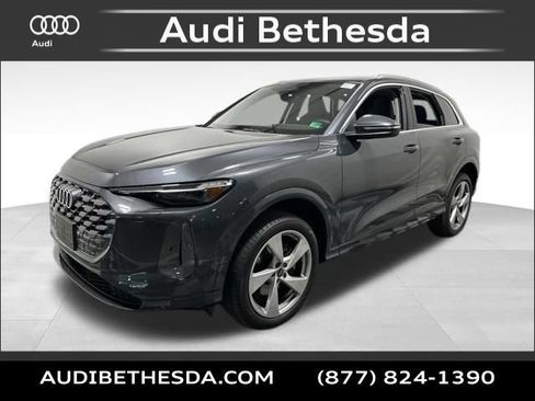 Certified 2025 Audi Q5 Premium AWD/4WD image 3