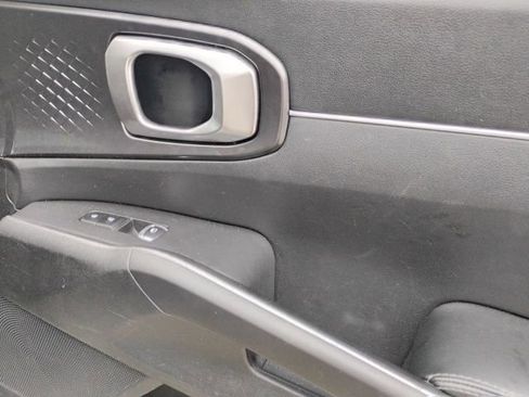 Used 2021 Kia Sorento S w/ Panoramic Sunroof Package image 13