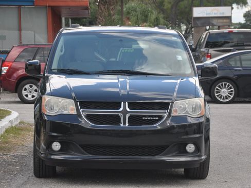 Used 2011 Dodge Grand Caravan Crew image 6