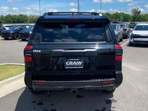 Used 2025 Toyota 4Runner SR5 AWD/4WD image 6