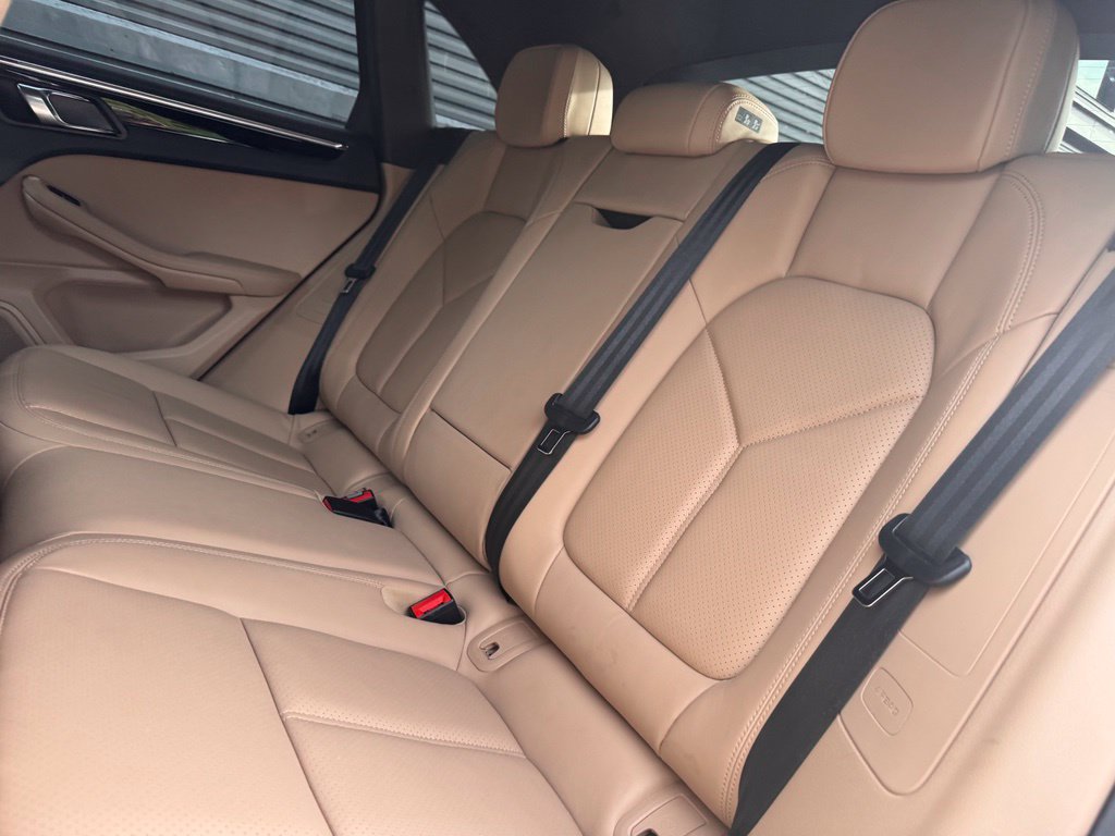 Certified 2026 Porsche Macan AWD/4WD image 21