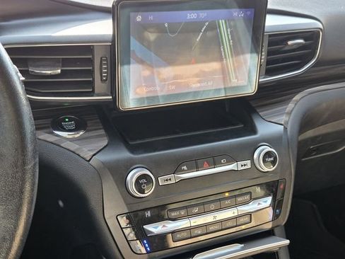 Used 2020 Ford Explorer Limited image 17
