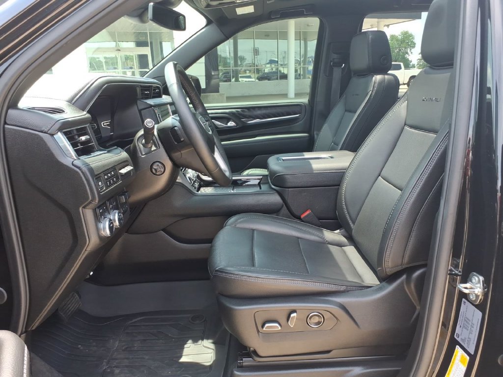 Used 2024 GMC Yukon Denali w/ Max Trailering Package AWD/4WD image 15
