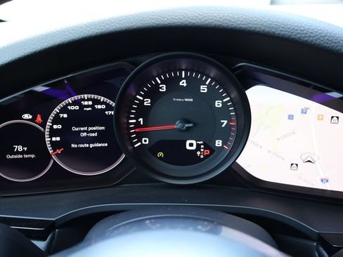 Certified 2023 Porsche Cayenne AWD/4WD image 17