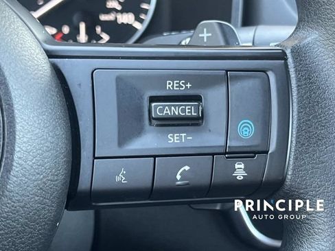 Used 2024 Nissan Rogue SV FWD image 19