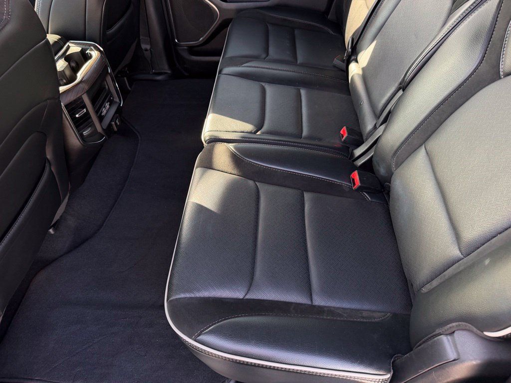 Used 2025 RAM 1500 Laramie AWD/4WD image 13