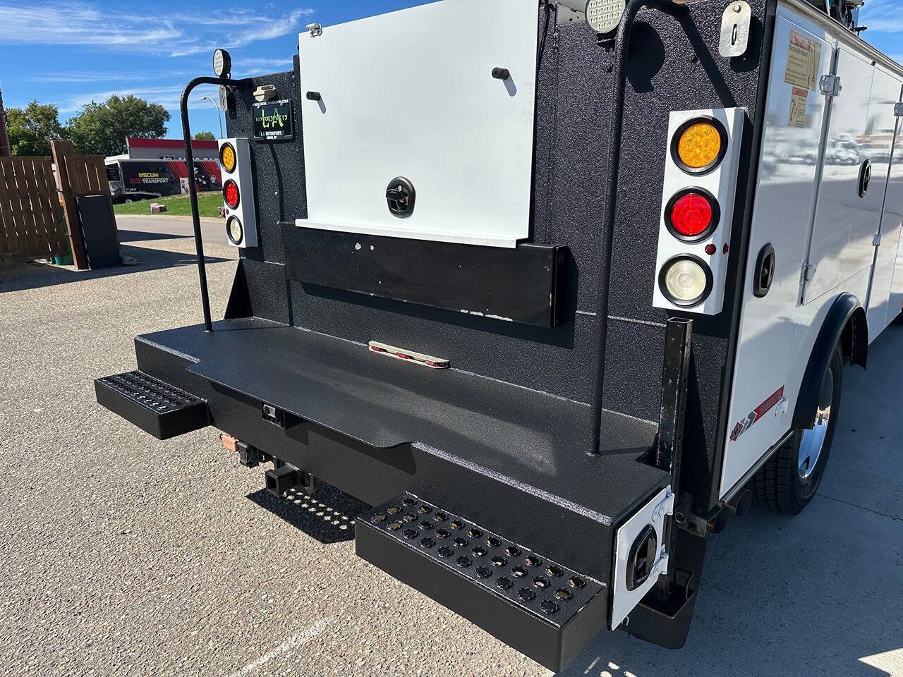 Used 2018 Ford F550 4x4 Regular Cab Super Duty image 32