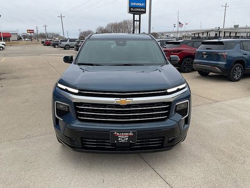 New 2026 Chevrolet Traverse High Country image 3