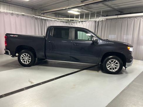 Used 2022 Chevrolet Silverado 1500 LT w/ Convenience Package II AWD/4WD image 8