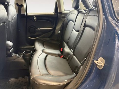 Used 2017 MINI Cooper 4-Door Hardtop image 11