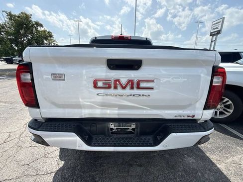 Used 2023 GMC Canyon AT4 w/ AT4 Premium Package AWD/4WD image 3