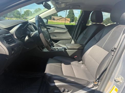 Used 2019 Chevrolet Impala LT FWD image 10