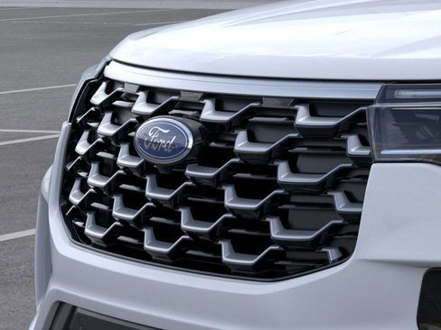 New 2026 Ford Explorer Platinum w/ LUX Leather Package image 18