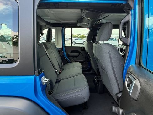Used 2024 Jeep Wrangler Unlimited Sport AWD/4WD image 17