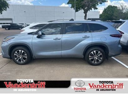 Used 2024 Toyota Highlander XLE