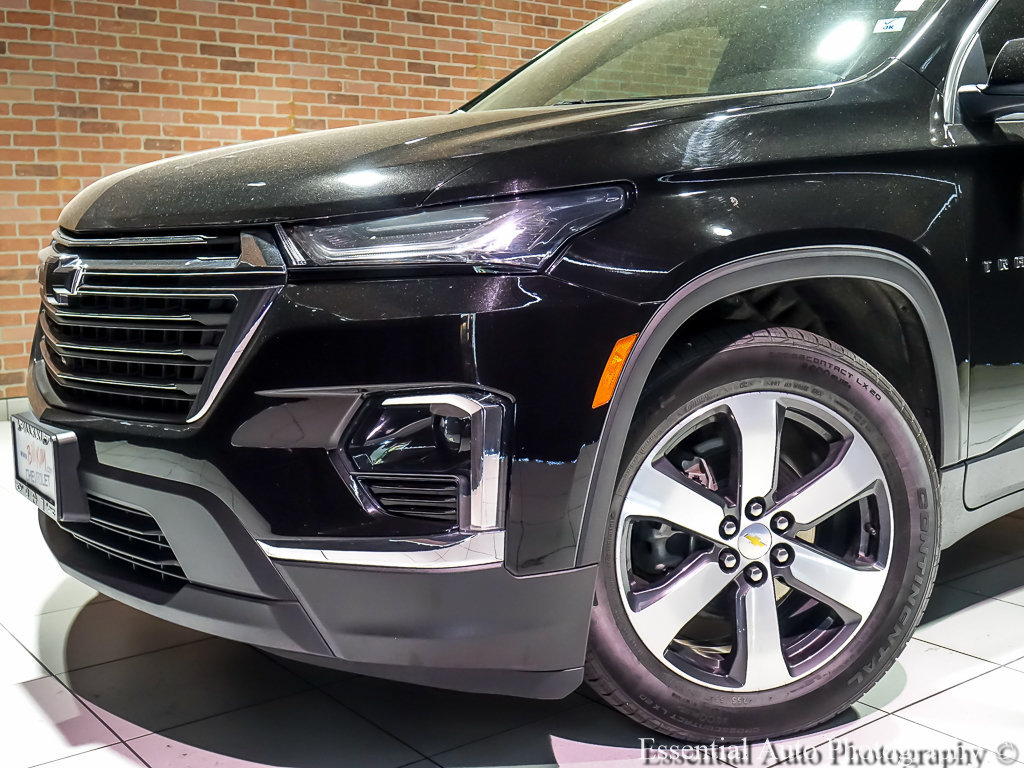 Used 2023 Chevrolet Traverse LT w/ LT Premium Package AWD/4WD image 3