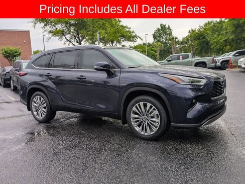New 2026 Toyota Highlander Platinum AWD/4WD image 2