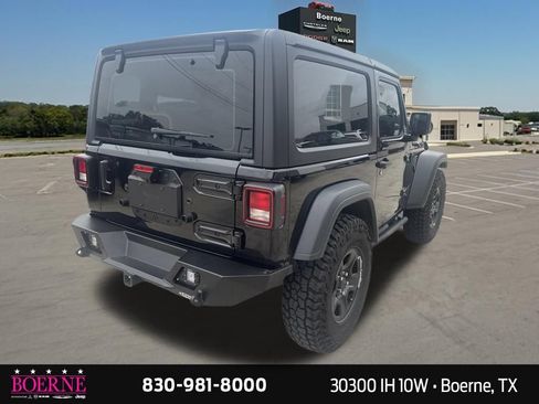 Used 2025 Jeep Wrangler Sport AWD/4WD image 11