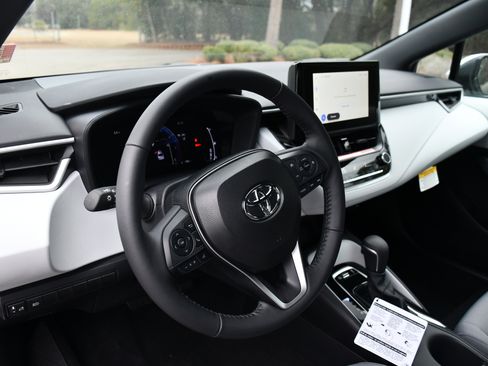 New 2026 Toyota Corolla SE image 4