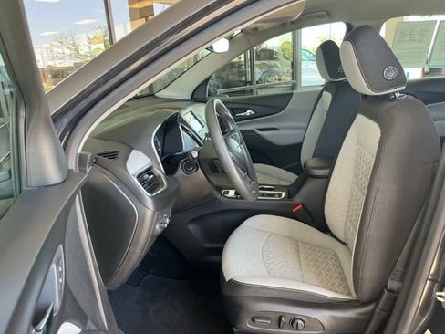 Used 2022 Chevrolet Equinox LS AWD/4WD image 13