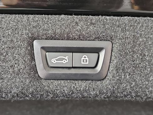 Used 2022 BMW 530i RWD image 13