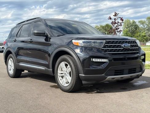 Used 2020 Ford Explorer XLT w/ Equipment Group 202A AWD/4WD image 1