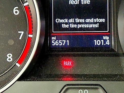 Used 2017 Volkswagen GTI SE FWD image 16