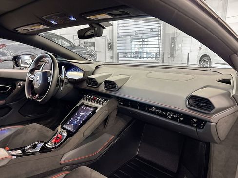 Used 2024 Lamborghini Huracan Tecnica image 13