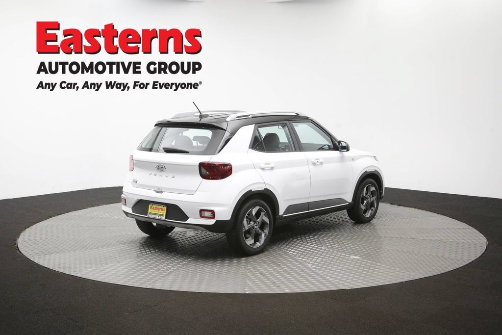 Used 2025 Hyundai Venue Limited FWD image 40