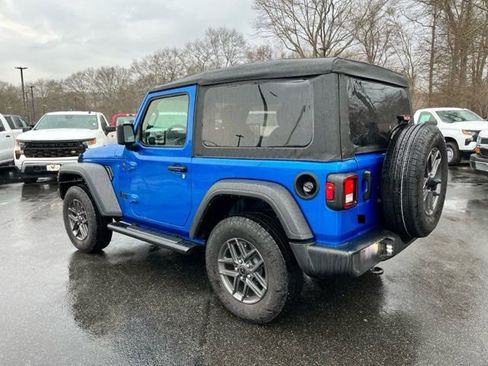 Used 2025 Jeep Wrangler Sport S image 9