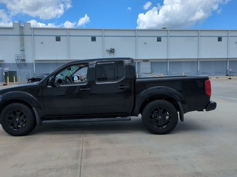 Used 2020 Nissan Frontier SV w/ Midnight Edition Floor Mats RWD image 8