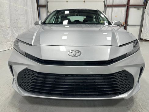 Used 2025 Toyota Camry LE image 2