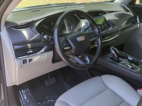 Used 2022 Cadillac XT4 Premium Luxury w/ Safety Alert Package AWD/4WD image 29