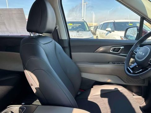 New 2026 Kia Carnival FWD image 15