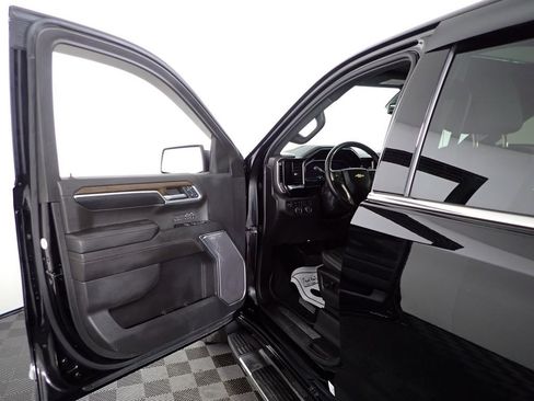 Used 2022 Chevrolet Silverado 1500 High Country AWD/4WD image 22