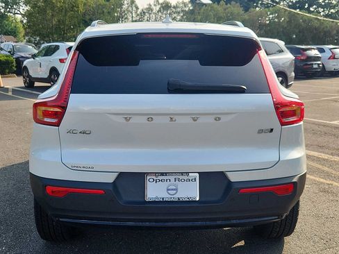 Certified 2024 Volvo XC40 B5 Plus w/ Protection Package Premier AWD/4WD image 5