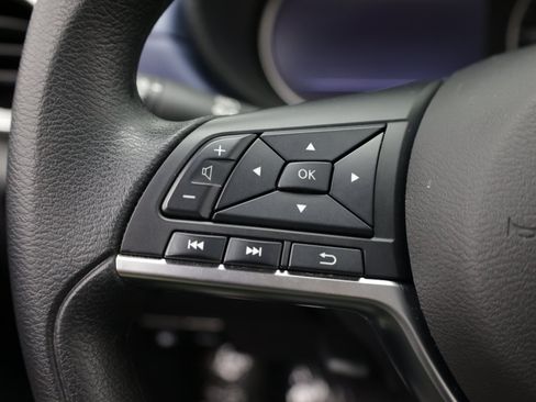 Used 2025 Nissan Versa SV FWD image 18