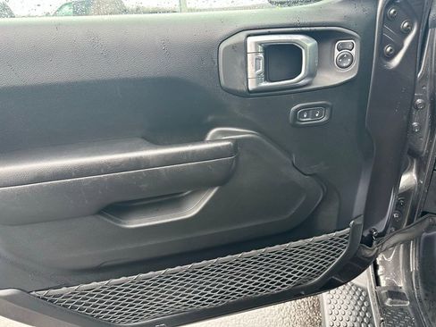 Used 2021 Jeep Wrangler Unlimited Sport image 18